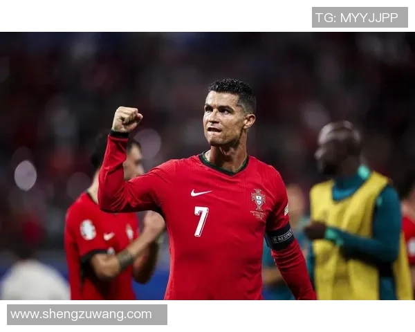 足球巨星浪漫求婚现场全记录 爱与梦想交织的动人时刻